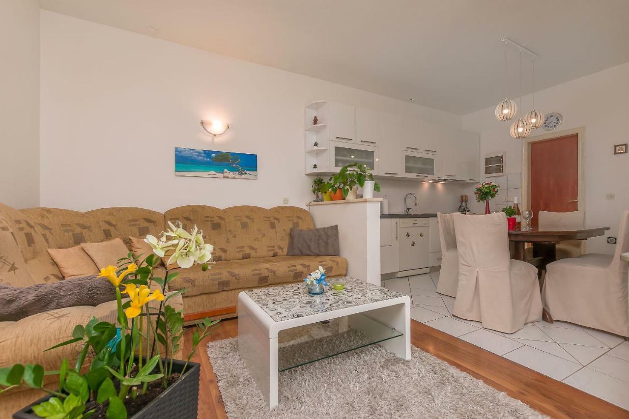 Apartments Zdenka Omis Ngoại thất bức ảnh