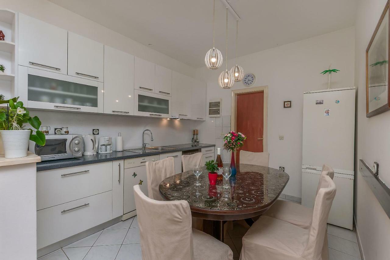 Apartments Zdenka Omis Ngoại thất bức ảnh