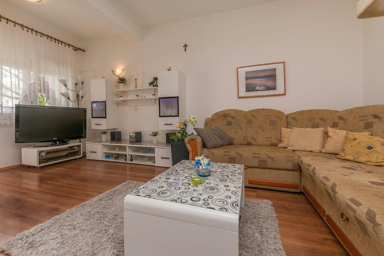 Apartments Zdenka Omis Ngoại thất bức ảnh